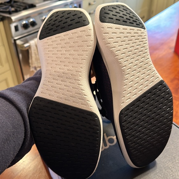 Allbirds  “Tree Dasher” sneakers New in Box NIB - Picture 4 of 5